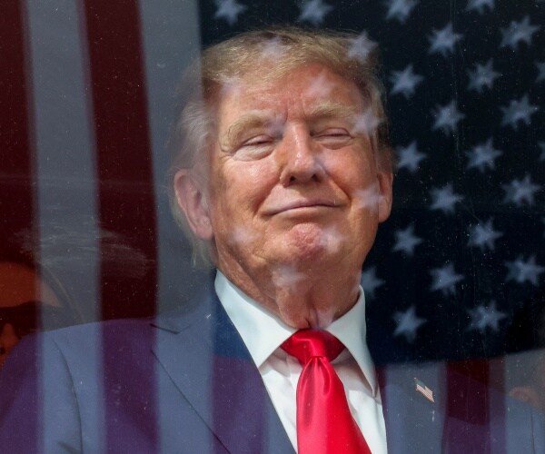 Trump réalise un blitz publicitaire de 400 millions de dollars sur son bilan