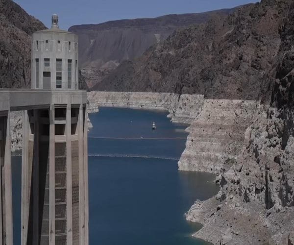 Le lac Mead atteint un niveau d'eau historiquement bas alors que le fleuve Colorado se débat