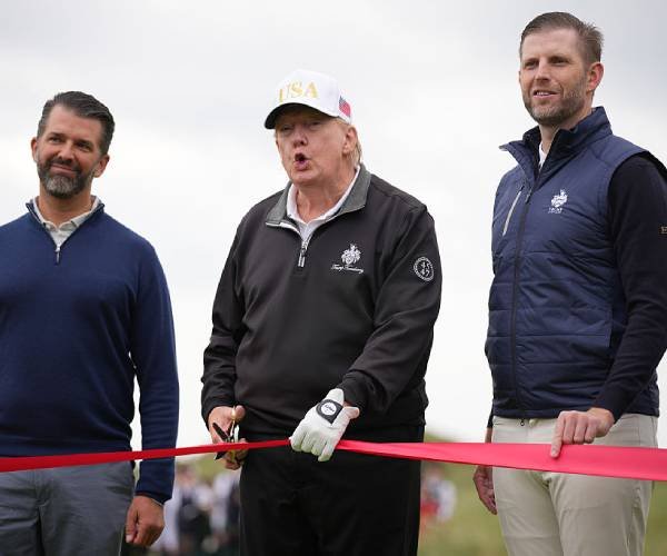 Trump obtient un séjour temporaire dans le cadre du combat pour la découverte de la BBC