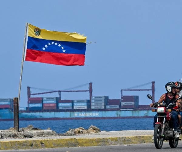 Politico : Les États-Unis resserrent leur emprise sur la transition au Venezuela