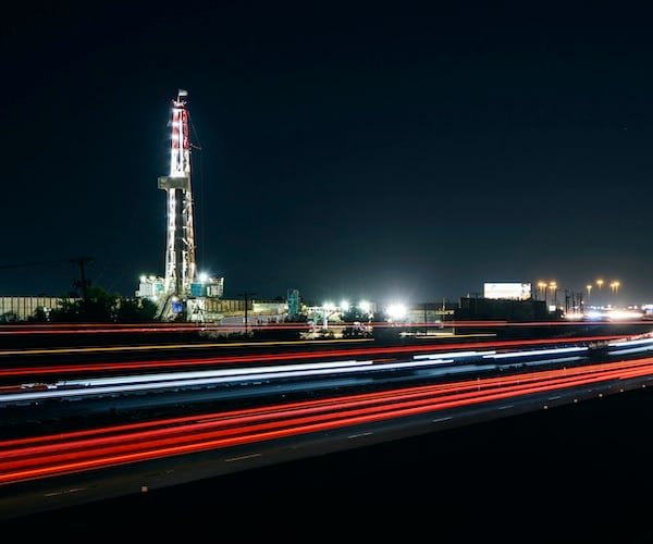 Les réserves de pétrole américaines atteignent leur plus bas niveau depuis 1983