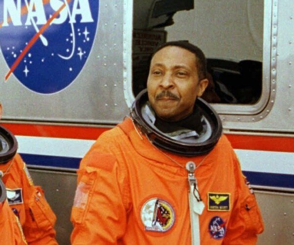 Winston Scott à Newsmax : L'Académie spatiale est « bien nécessaire »