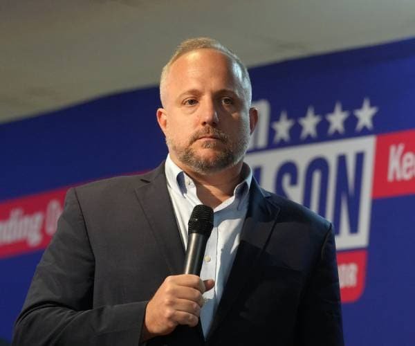 Le représentant Fry à Newsmax : Les démocrates adoptent le communisme