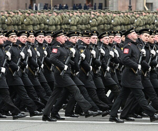 La Russie utilise la menace pour remplir les rangs de l’armée