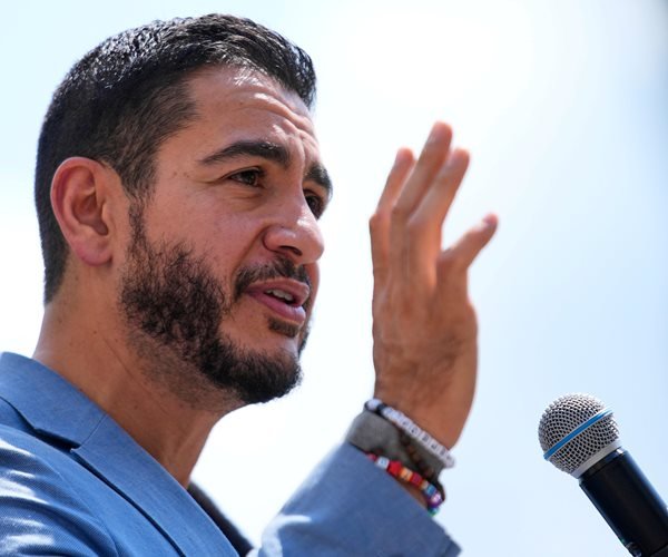Sanders : Les dirigeants démocrates ne sont pas assez avides pour qu'El-Sayed remporte le Michigan