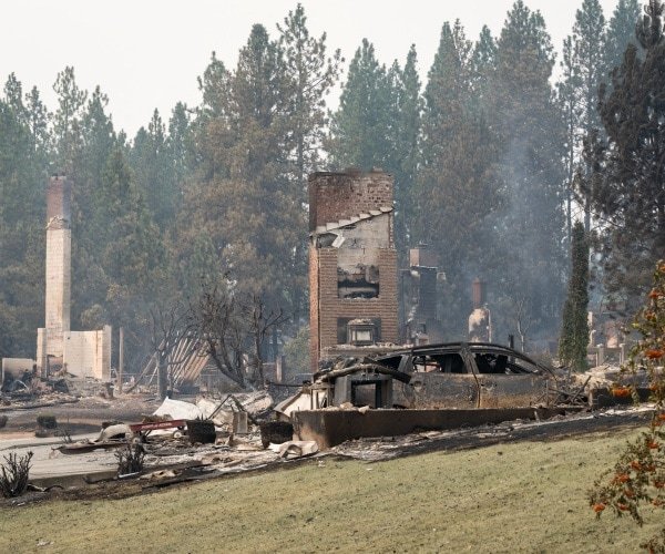 Trump exprime son soutien face aux incendies à Washington