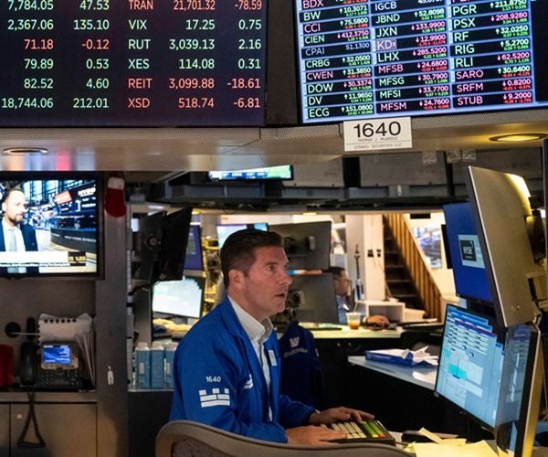 Les contrats à terme S&P et Nasdaq progressent sous la surveillance d'Ormuz