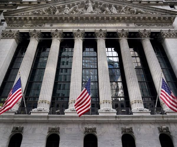 Wall Street alourdie par les ventes technologiques et le malaise iranien