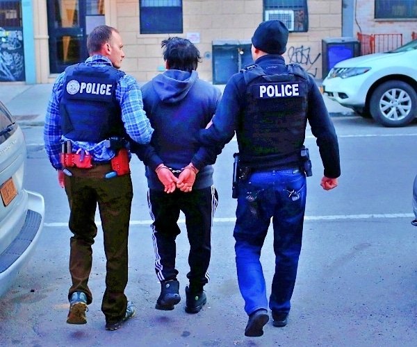Le représentant Van Duyne à Newsmax : Expulser les citoyens naturalisés qui soutiennent le terrorisme