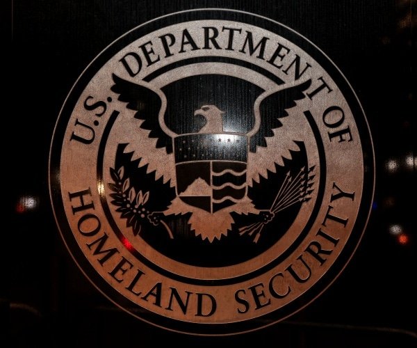 Le DHS rejette le rapport du NY Times sur les allégations d'abus de l'ICE