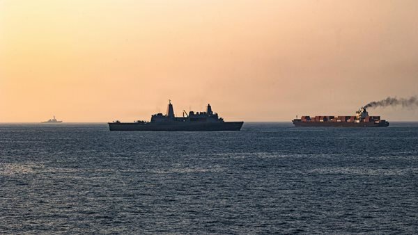 Navire attaqué à Ormuz, une frappe israélienne fait 9 morts au Liban
