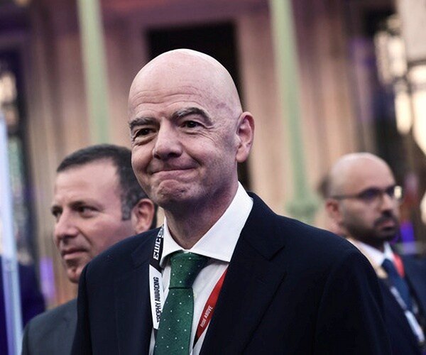 L'UEFA prépare une plainte pénale devant les tribunaux suisses contre Infantino de la FIFA suite à la vente de la Coupe