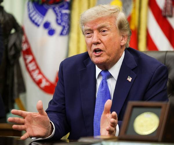 Trump met fin aux fonds Medicaid pour les soins aux jeunes trans