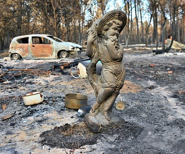 Des incendies de forêt révèlent des centaines d'obus datant de la Seconde Guerre mondiale dans un village français