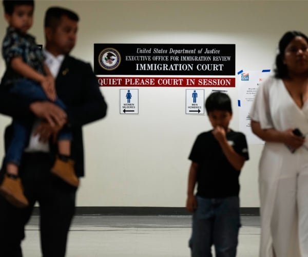 Un cabinet d’avocats lié à Trump ne représentera pas les enfants migrants