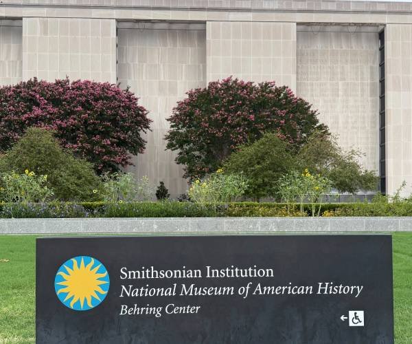 Le GOP met en garde le Smithsonian contre les réductions de financement liées à l’idéologie éveillée