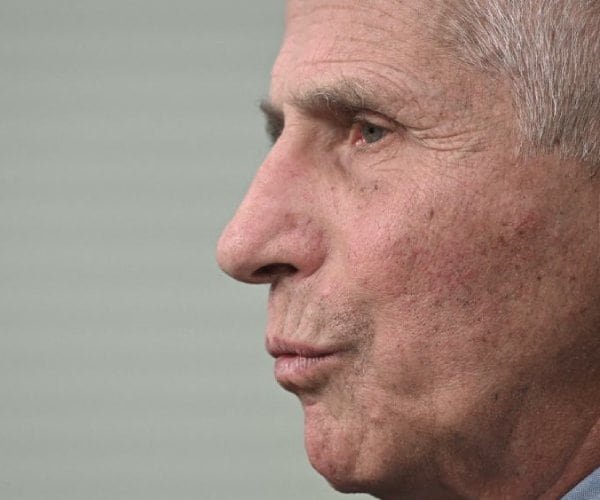 Un comité sénatorial obtient une copie de l'iPhone gouvernemental de Fauci