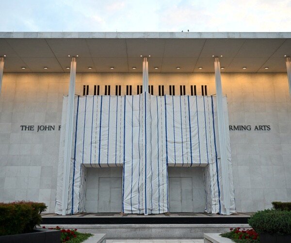 Le plan de Trump pour le Kennedy Center pourrait coûter 560 millions de dollars et forcer une fermeture de 2 ans