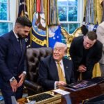 Donald Trump s'entretient dans le Bureau ovale