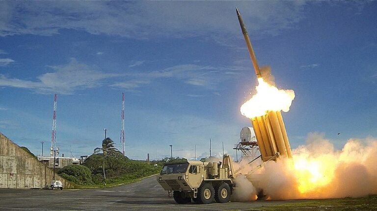 Le Pentagone s'empresse d'acheter 10 fois plus de missiles alors que la guerre en Iran réduit son arsenal et menace sa préparation à l'agression chinoise