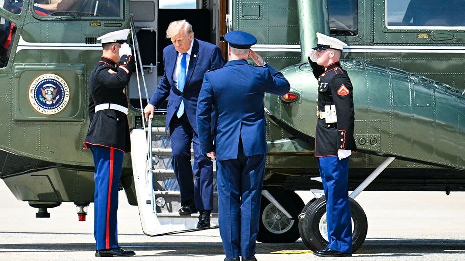 La FAA enquête sur une possible violation du protocole de sécurité impliquant Trump et Marine One
