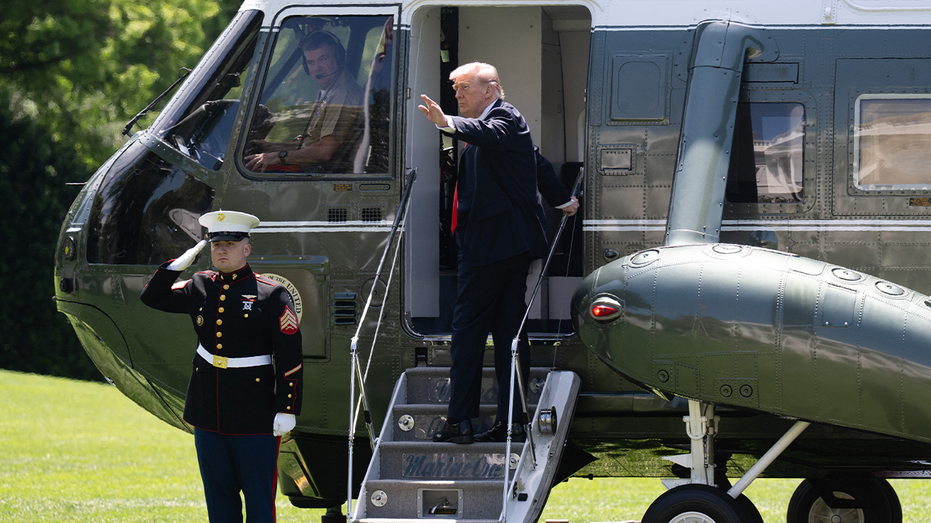 Les avertissements radio de l'hélicoptère Trump n'ont pas été entendus avant un contact rapproché avec un avion de ligne, selon un rapport