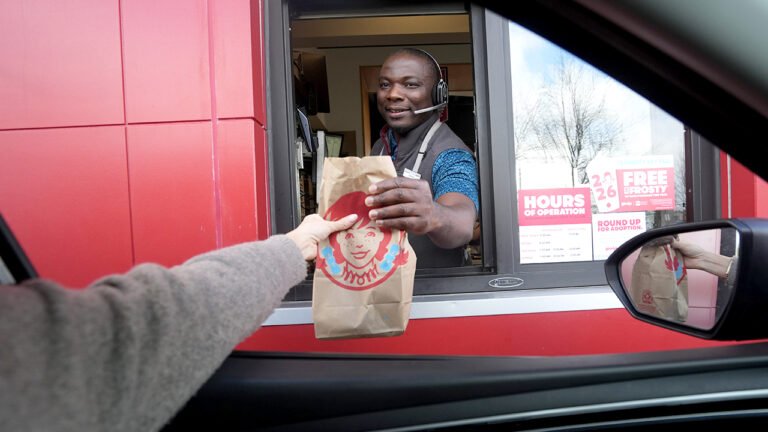 Wendy's perd son statut de deuxième plus grande chaîne de hamburgers après 6 ans d'activité