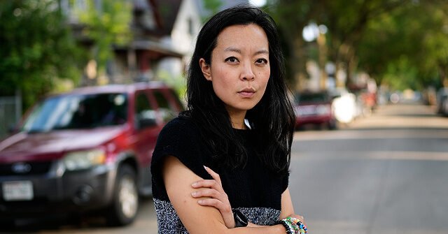 La candidate démocrate au poste de gouverneur du Wisconsin, Francesca Hong, a déclaré qu'elle avait quitté le restaurant à cause de « trop de vieux Blancs »