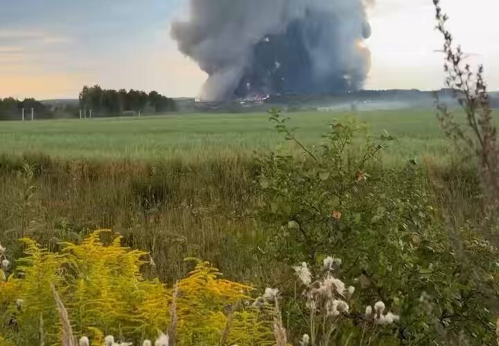 Le centre de distribution russe de Wildberries à Aleksine a été complètement détruit lors d’une attaque…