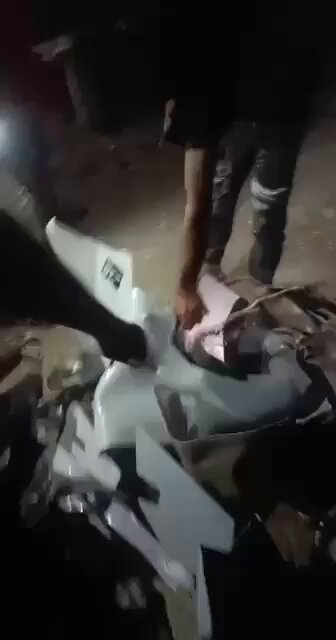 Des séquences vidéo publiées en ligne montrent l'épave d'un véhicule aérien sans pilote non identifié,…