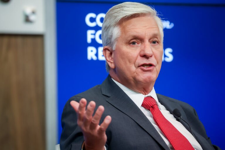 Le gouverneur de la Fed, Waller, indique qu'il soutiendra le maintien des taux stables lors de sa réunion de septembre