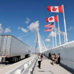Les tarifs de rétorsion du Canada d'une valeur de 27,6 milliards de dollars entrent en vigueur alors que le fossé commercial avec les États-Unis se creuse.