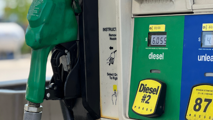 Le diesel américain à la pompe s'approche du plus haut niveau de guerre d'avril alors que la crise mondiale du raffinage s'aggrave