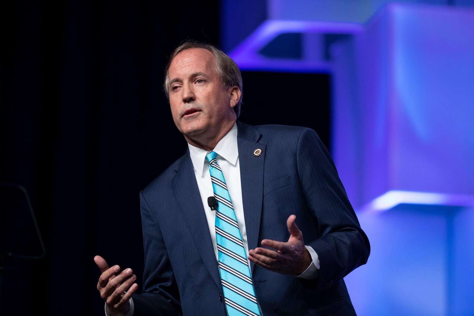 Le super PAC soutenu par Trump dépense 10 millions de dollars pour la course au Sénat de Paxton au Texas