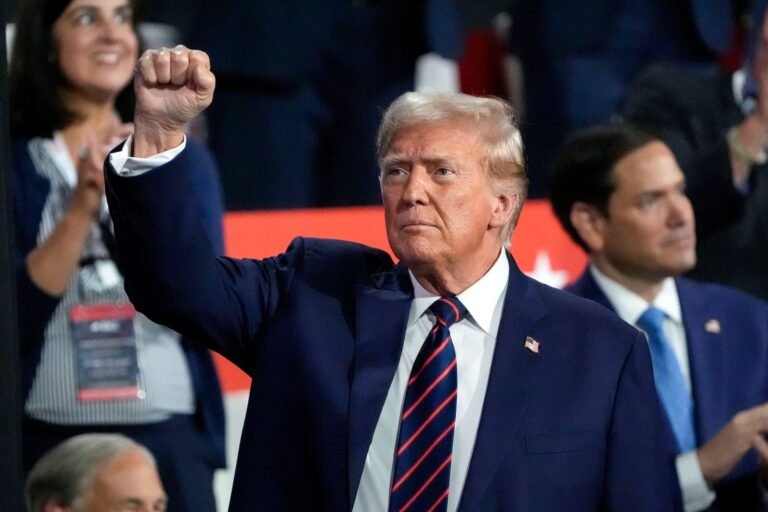 Le président Trump fera la une des deux soirs de la convention de mi-mandat du GOP à Dallas
