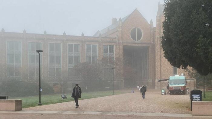L'Université de Washington règle le procès contre un professeur sanctionné pour s'être moqué de la reconnaissance foncière