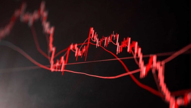 Les contrats à terme sur indices boursiers glissent alors que les rendements obligataires augmentent, selon le rapport américain JOLTS en bref