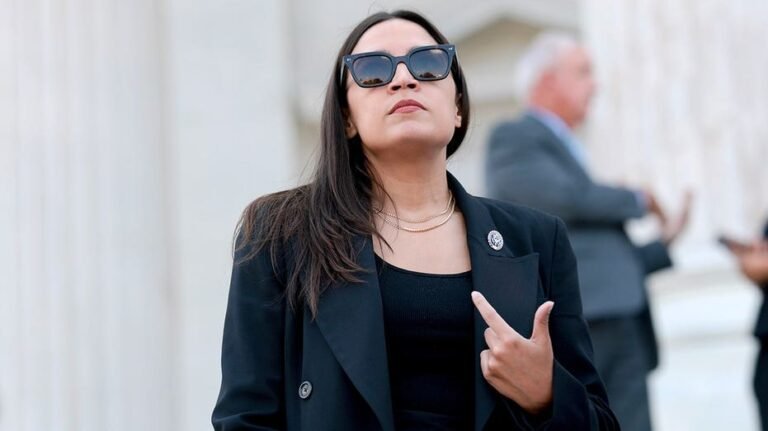 AOC soutient la démocrate de Floride Angie Nixon pour le Sénat américain : « Je suis fier de la soutenir »