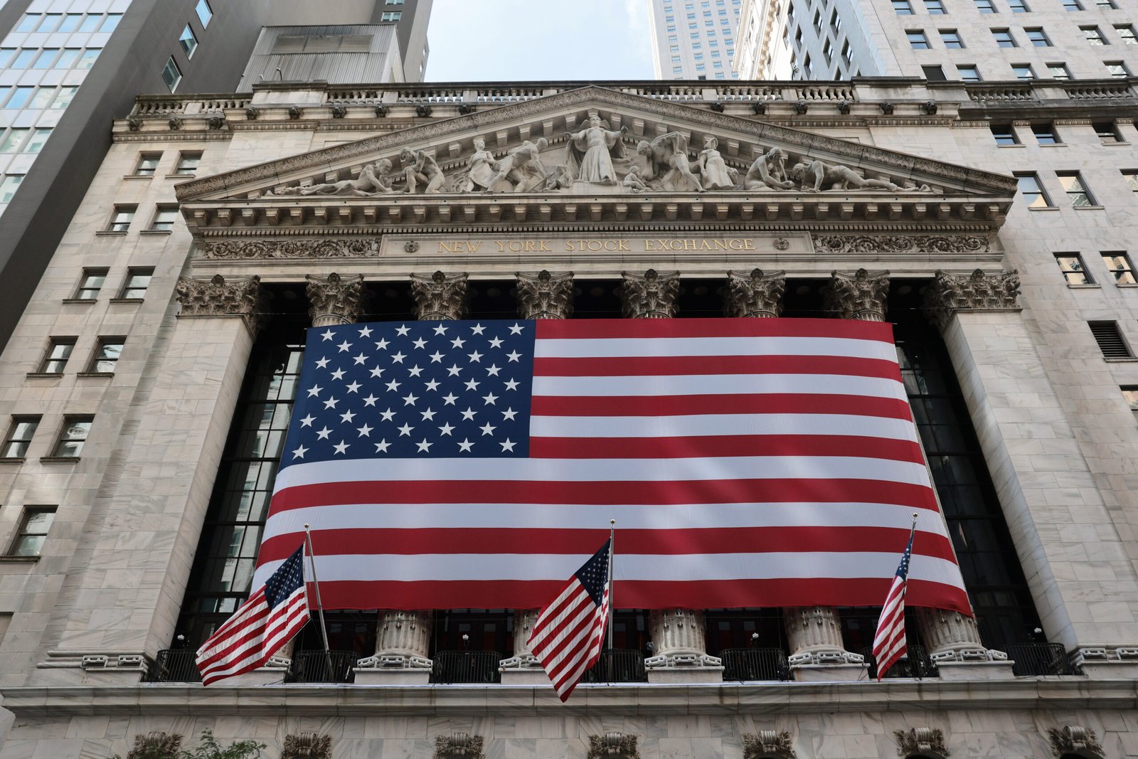 Marché boursier aujourd'hui : le Dow, le S&P 500 et le Nasdaq augmentent alors que l'IPC alimente les paris sur une hausse des taux de la Fed et que les prix du pétrole chutent