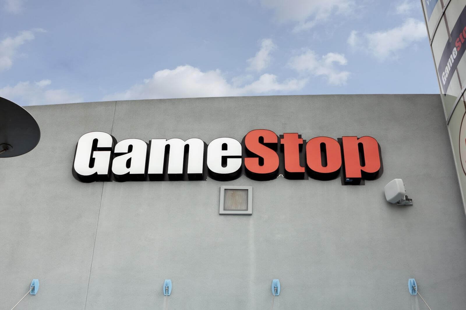 Les actions de GME bondissent alors que le PDG de GameStop, Ryan Cohen, achète pour 20 millions de dollars d'actions