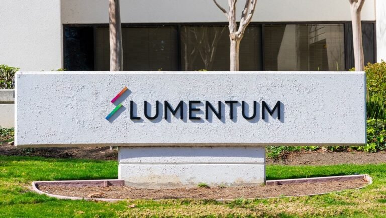 Lumentum s'installe après un gain de 148 % ; AI Summer Swoon génère un nouveau point d’achat