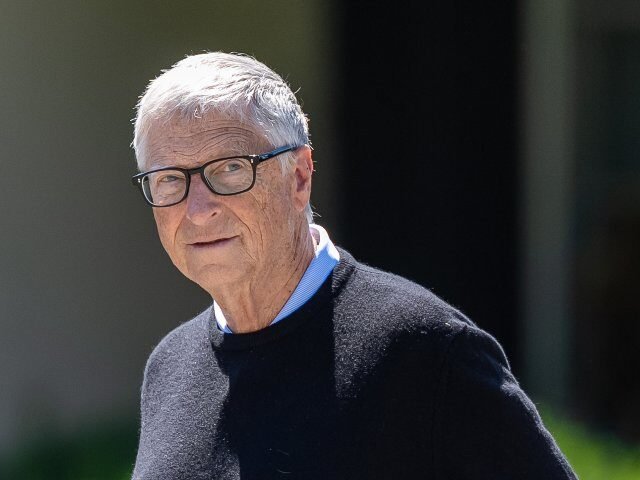 Bill-Gates-looking-extra-creepy-640x480