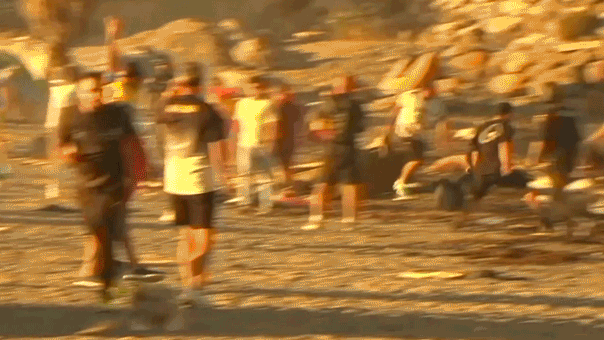 Les habitants incendient les refuges pour migrants alors que le Premier ministre espagnol pointe le blâme au-delà de la frontière