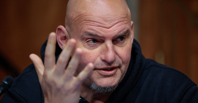 Fetterman : Les socialistes démocrates d'Amérique sont « profondément anti-américains » et veulent « appauvrir les Blancs de la classe moyenne »