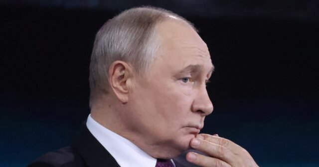 Poutine ordonne une pause dans les frappes à Kiev alors que Kushner et Witkoff débarquent à Moscou pour des pourparlers de paix