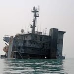 Iranian Navy warship struck by USA off the coast of Bandar Abbas