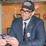 Hasan Piker encourage les progressistes alors que le sénateur de 80 ans remporte six ans de plus