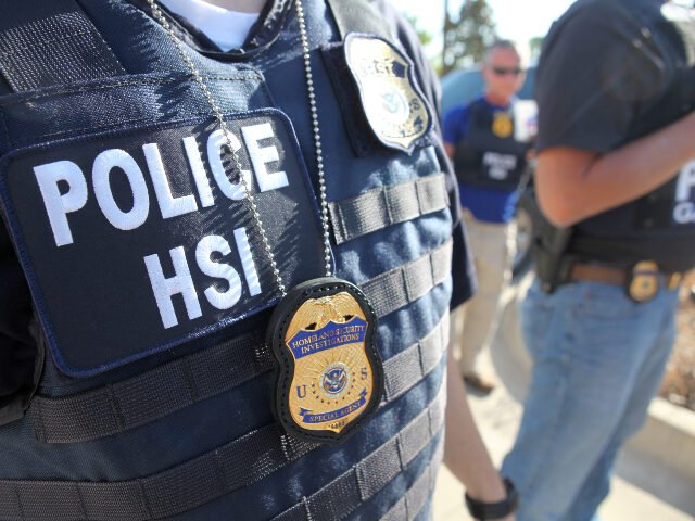 ICE-HSI-AGENTS-640x480