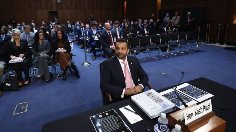 Kash Patel révèle la capture par le FBI des 10 membres de la liste des fugitifs les plus recherchés lors de l'audience