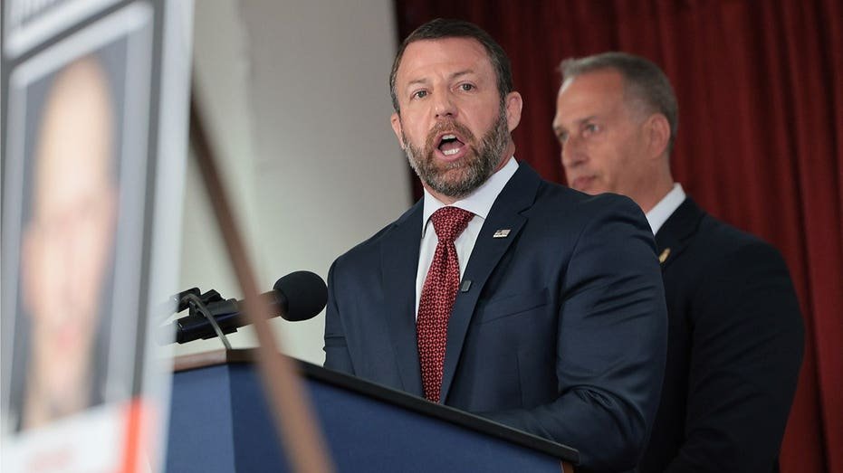 Le secrétaire du DHS s'en prend aux dirigeants de New York après avoir annoncé des milliers d'arrestations dans le cadre d'une vaste opération